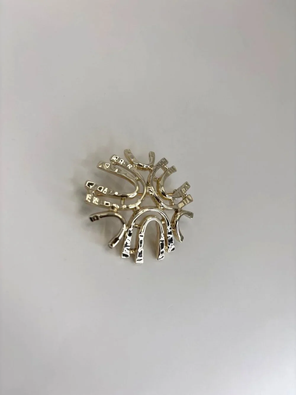 Sarah Coventry Sea Sprite Gold Tone Brooch Pin Signed